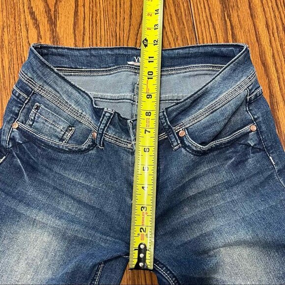 YMI Women's Denim Bermuda Shorts Size 1 Flap Pockets Stretch Blue Low Rise Blue - Picture 11 of 12